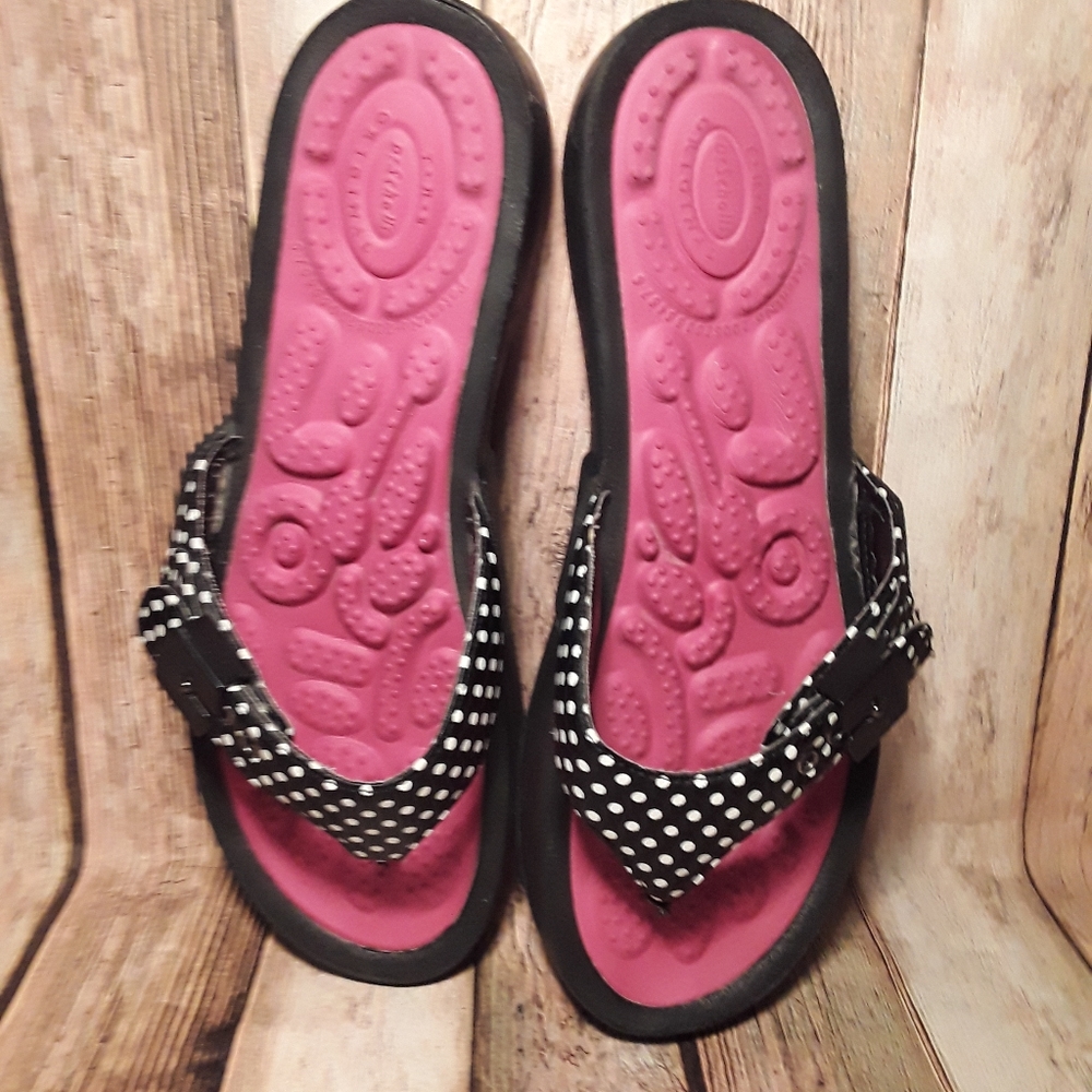 Dr. Scholl's 'Shout 2' Black w/White Polka Dots Slide-on Thong Sandals Size 7 - Picture 6 of 8